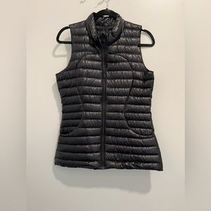 Lululemon black packable vest size 6